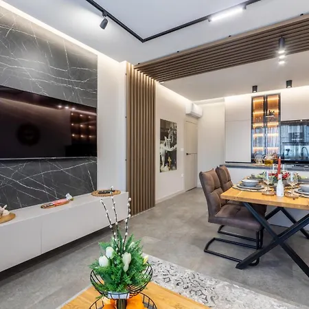 Апартаменты Luxury 1br In Family Garden W/ Private Garage Варна