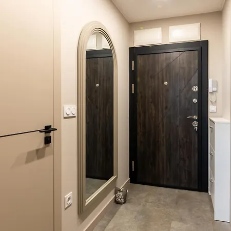 Luxury 1br In Family Garden W/ Private Garage Апартаменты *