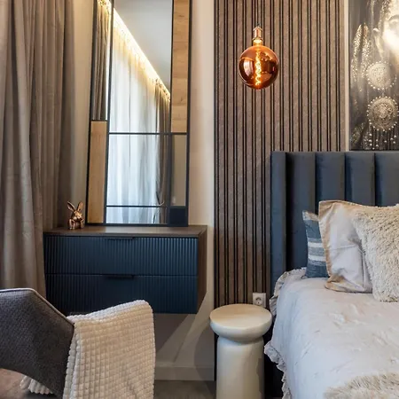 Luxury 1br In Family Garden W/ Private Garage Varna