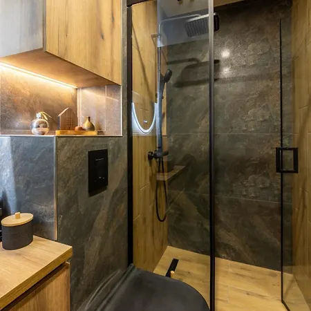 Luxury 1br In Family Garden W/ Private Garage * Варна