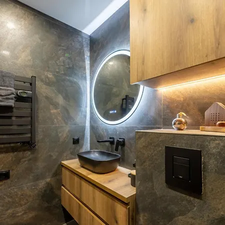 Luxury 1br In Family Garden W/ Private Garage Varna