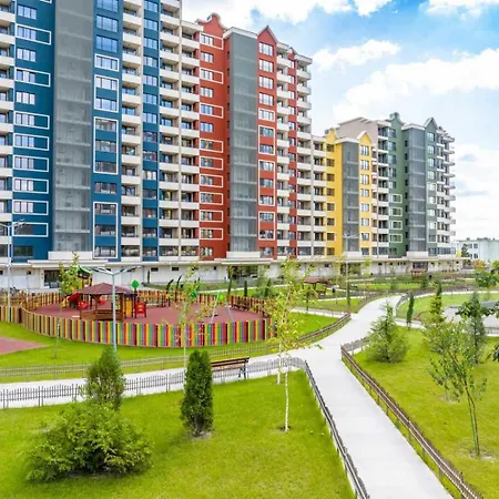 Luxury 1br In Family Garden W/ Private Garage Varna